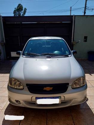CHEVROLET CLASSIC 1.0 MPFI LIFE 8V FLEX 4P MANUAL CHEVROLET CLASSIC 1.0 MPFI LIFE 8V FLEX 4P MANUAL